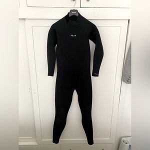 Brand New Peak Women’s 4/3 Wetsuit